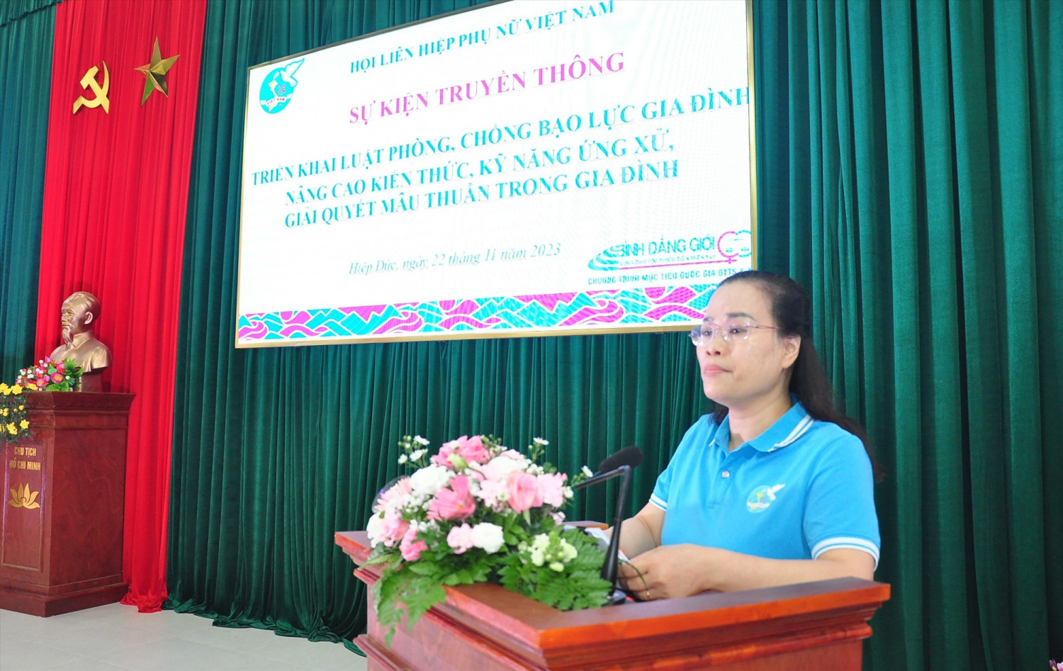 Bà Phí Thị Lệ Dung - Phó Trưởng ban Gia đình - xã hội (Hội LHPN Việt Nam) phát biểu khai mạc. Ảnh: TÂM ĐAN
